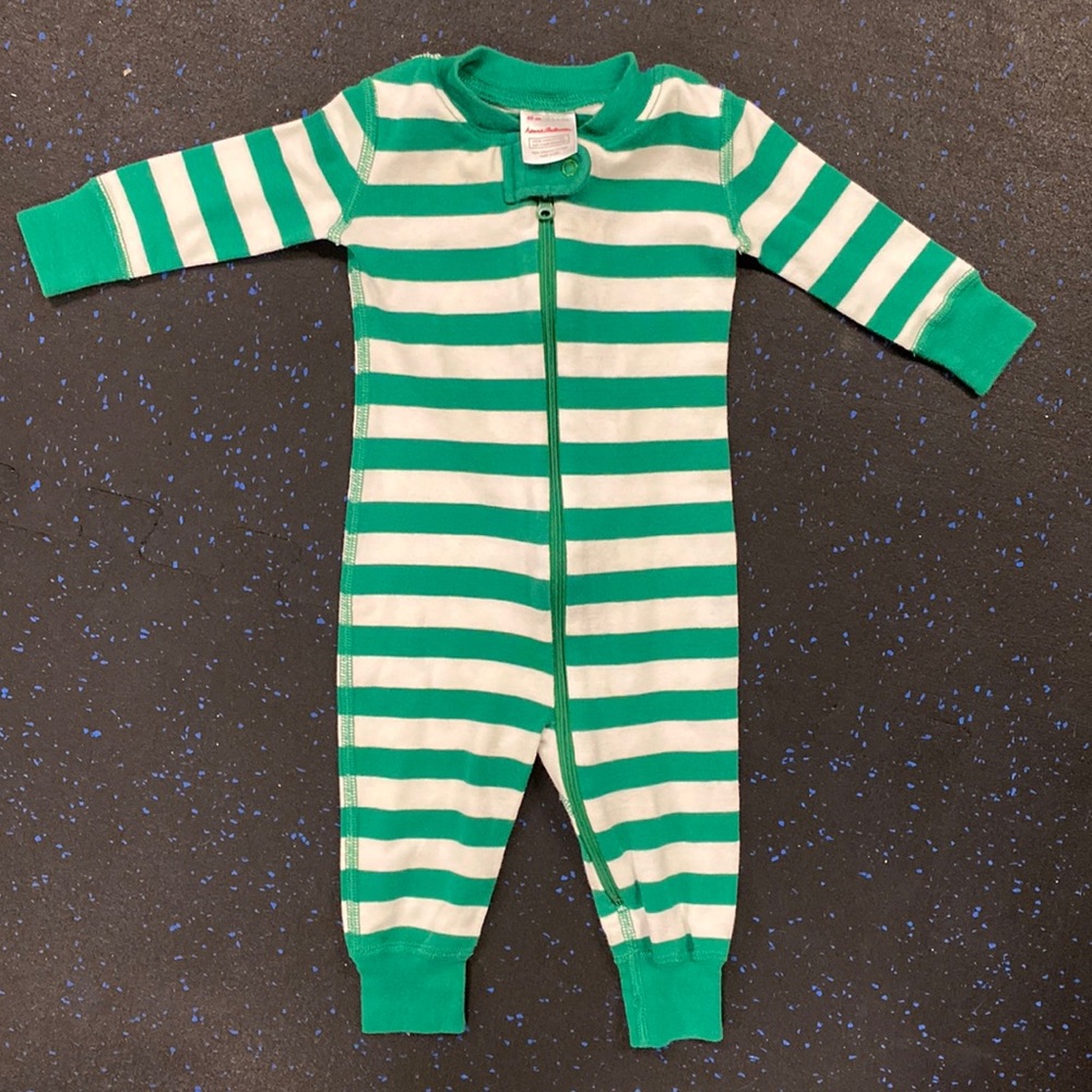 Hanna Andersson size 3-6 months zipper sleeper green and white striped